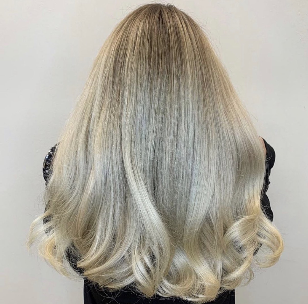 Farbenie — strieborná blond